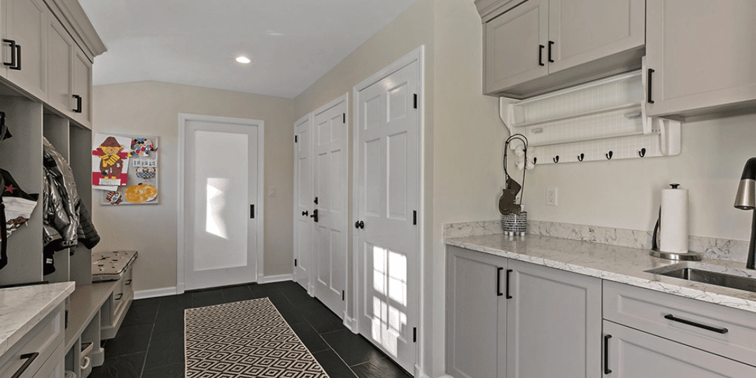custom mudroom lockers with bench Mahopac