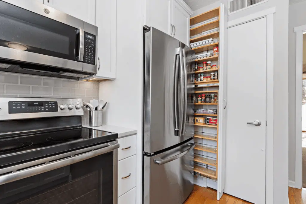organized kitchen pantry shelves