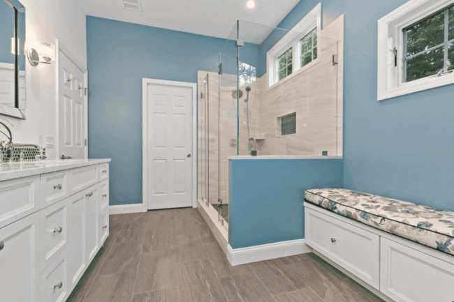 Bathroom remodeling design for small spaces